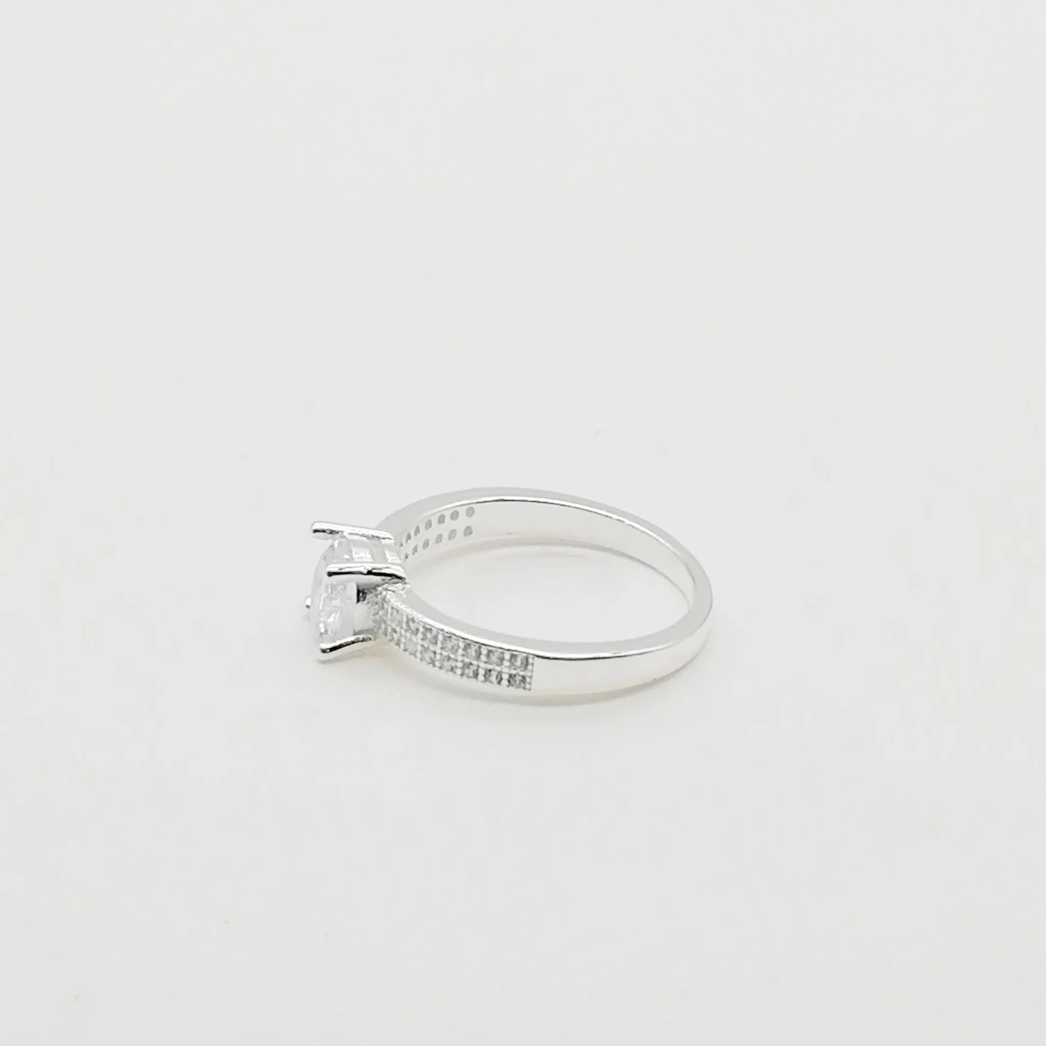 Anillo Solitario Modelo Cata de Plata 925