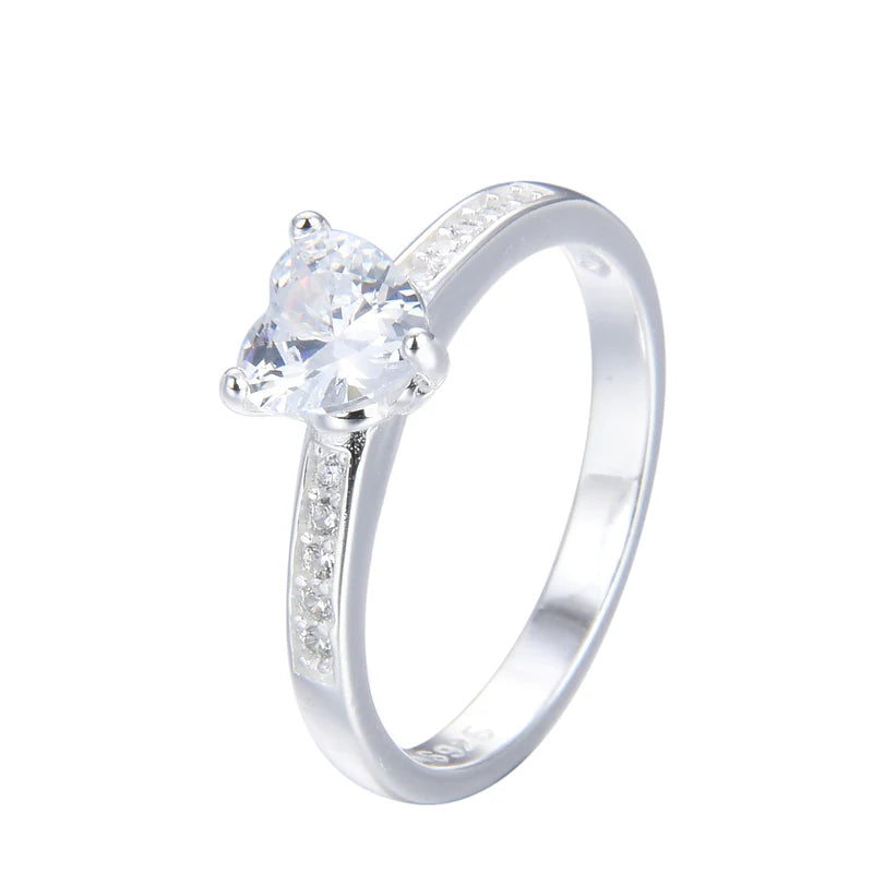 Anillo de Corazón Modelo Laia en Plata 925