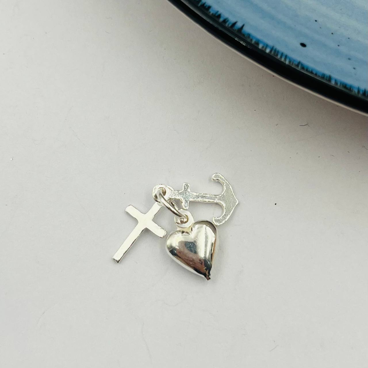 Dije de Tres Gracias en Plata 925