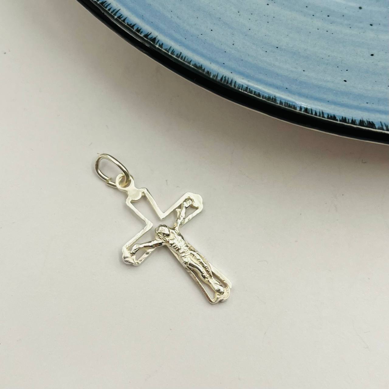Dije de Cruz Con Cristo en Plata 925