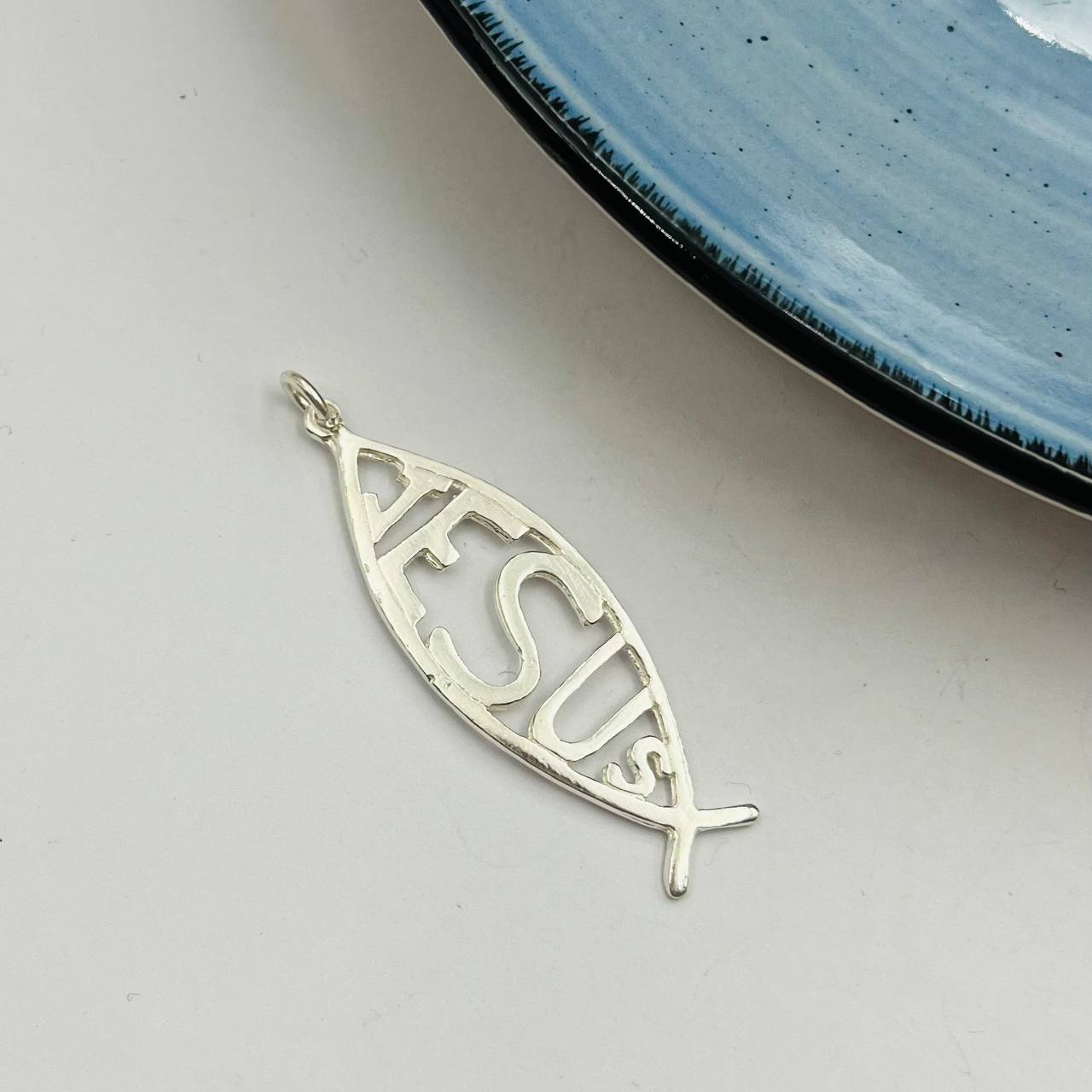 Dije de Pez De Jesús en Plata 925