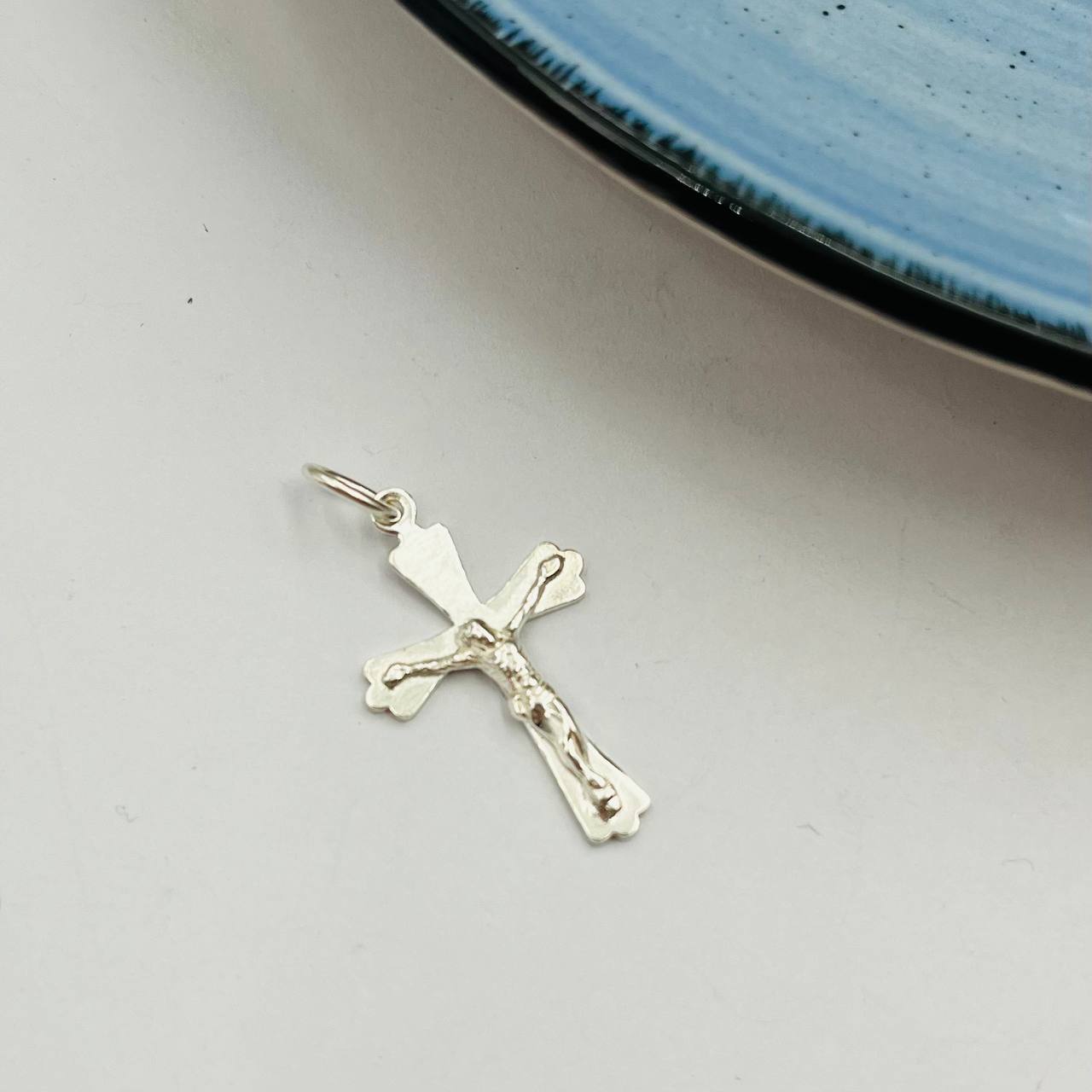 Dije de Cruz Con Cristo en Plata 925