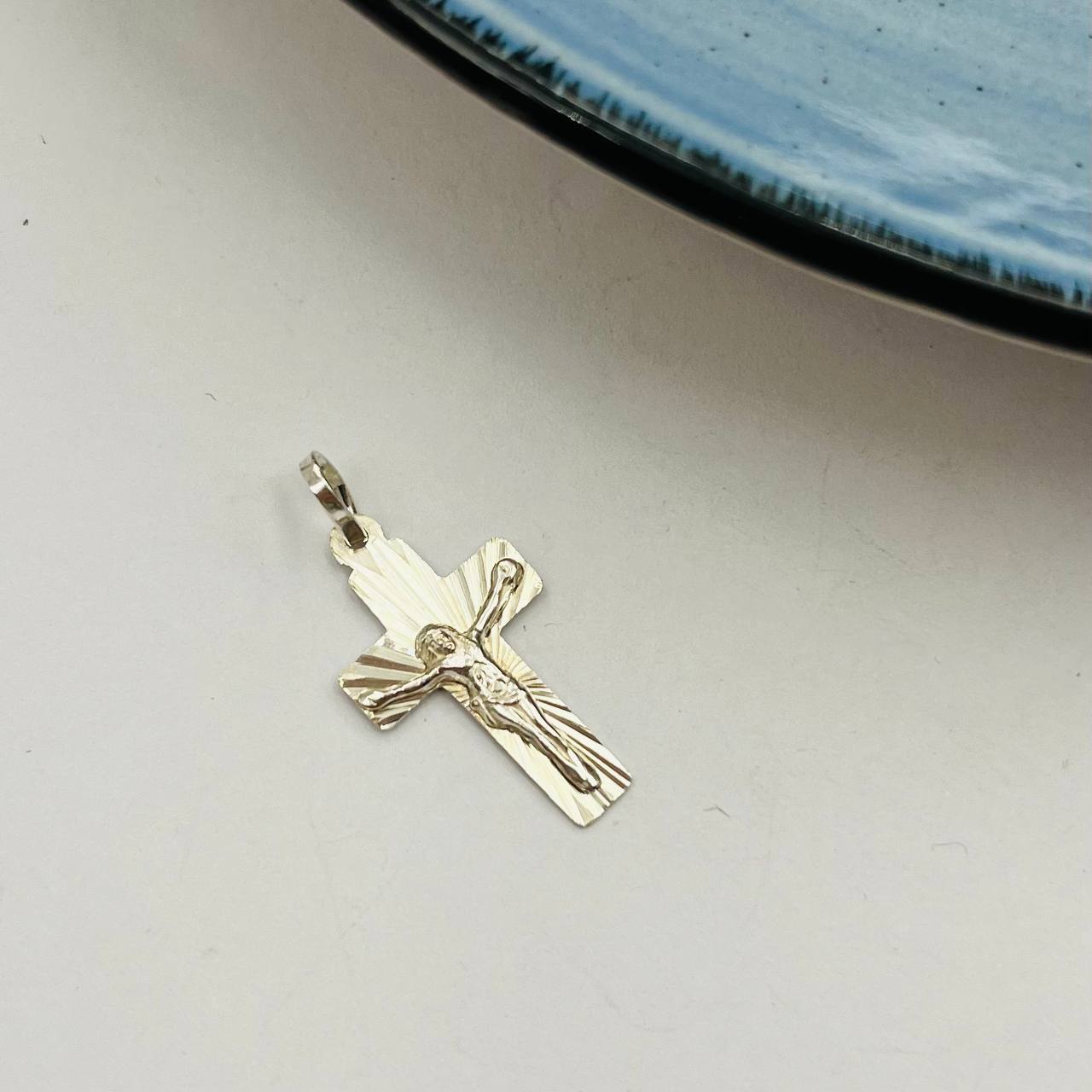 Dije de Cristo Diamantado 2cm en Plata 925