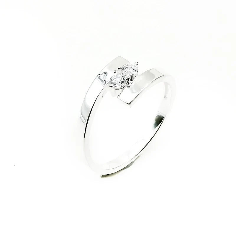 Anillo con Circones en Plata 925