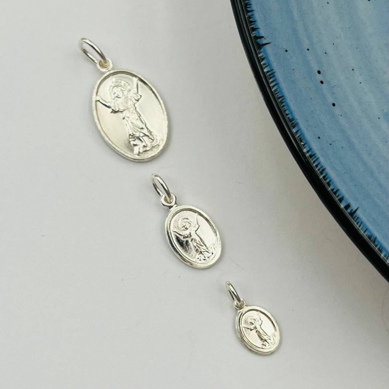 Medallas De Divino Niño En Plata 925